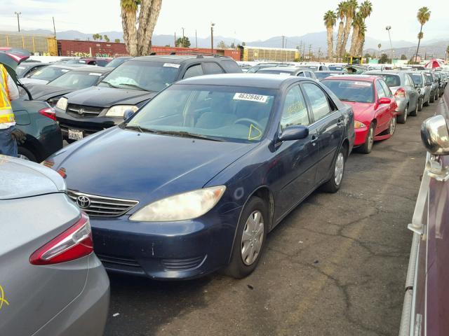 4T1BE30K55U046268 - 2005 TOYOTA CAMRY BLUE photo 2