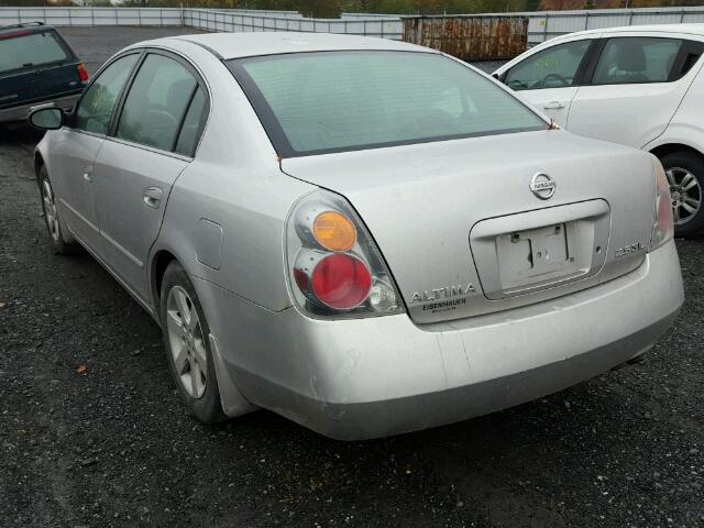 1N4AL11D62C140208 - 2002 NISSAN ALTIMA BAS SILVER photo 3