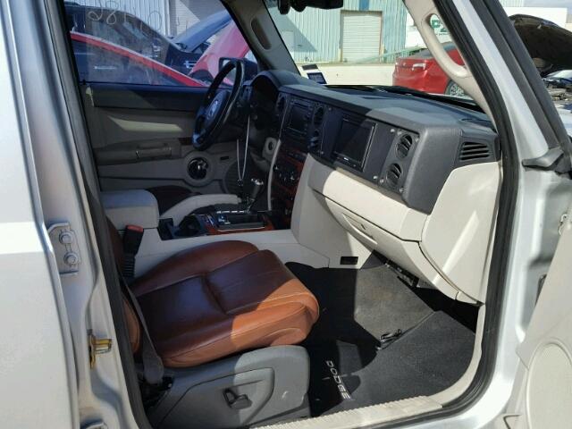 1J8HG58296C215443 - 2006 JEEP COMMANDER SILVER photo 5