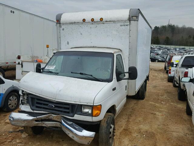 1FDXE45F23HB83827 - 2003 FORD ECONOLINE WHITE photo 2