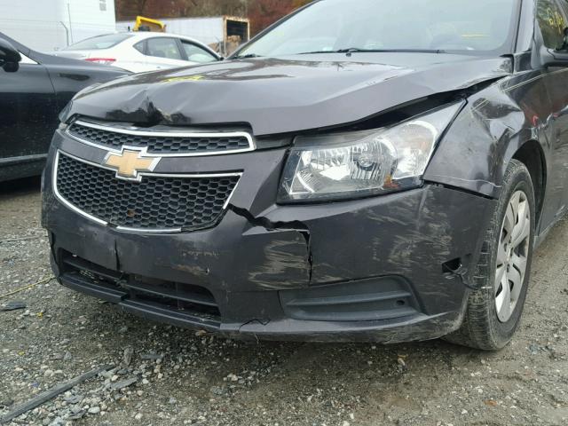 1G1PA5SG9E7381857 - 2014 CHEVROLET CRUZE LS GRAY photo 9