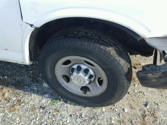 1GCGG25C881101317 - 2008 CHEVROLET EXPRESS G2 WHITE photo 9