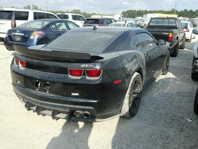 2G1FL1EP6D9807883 - 2013 CHEVROLET CAMARO ZL1 黑色 照片 4