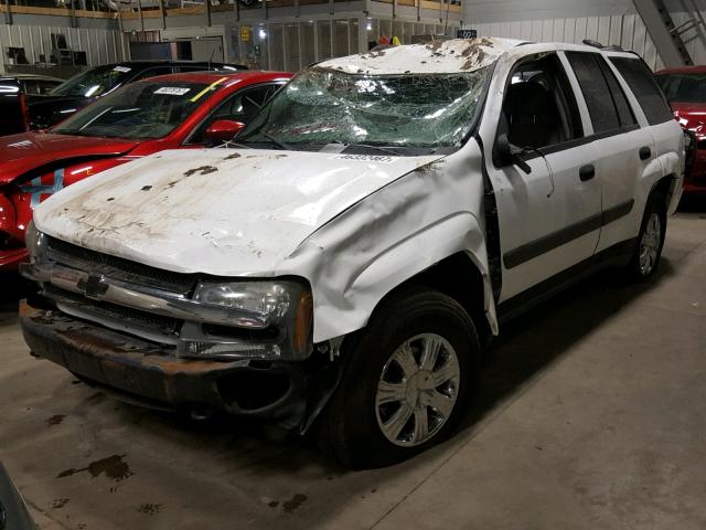 1GNDT13S952268303 - 2005 CHEVROLET TRAILBLAZE WHITE photo 2