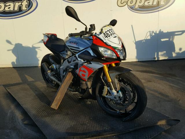 ZD4TYUA0XGS000635 - 2016 APRILIA TUONO V4 1 RED photo 1