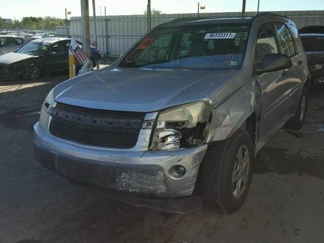 2CNDL13F856152312 - 2005 CHEVROLET EQUINOX LS SILVER photo 2