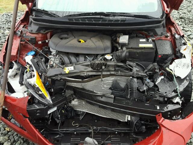 5NPDH4AE5GH769912 - 2016 HYUNDAI ELANTRA SE RED photo 8