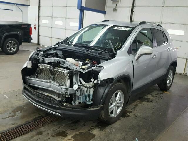 KL7CJRSB2FB135603 - 2015 CHEVROLET TRAX 1LT SILVER photo 2