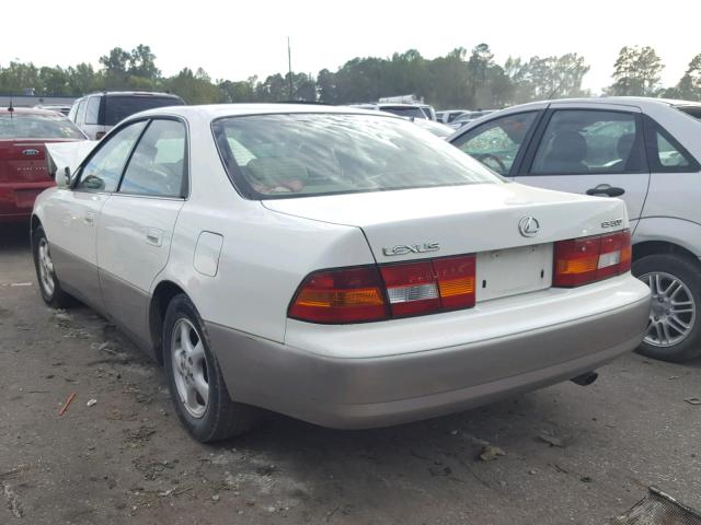 JT8BF28G9X0153067 - 1999 LEXUS ES 300 WHITE photo 3