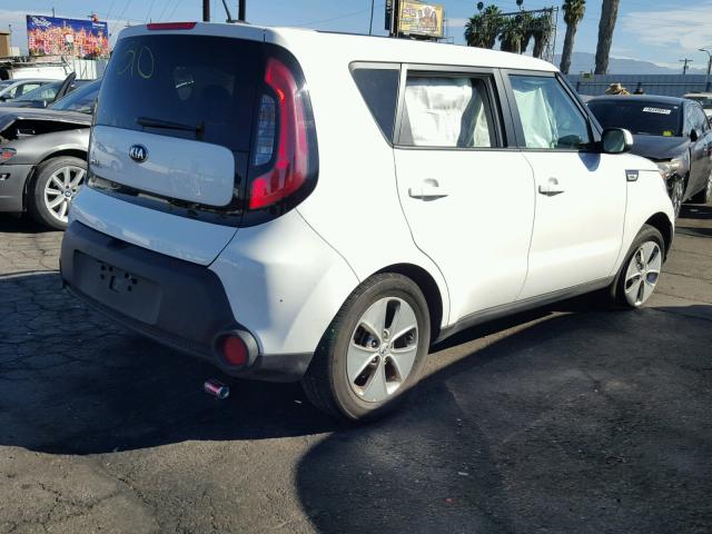 KNDJN2A21F7181465 - 2015 KIA SOUL WHITE photo 4