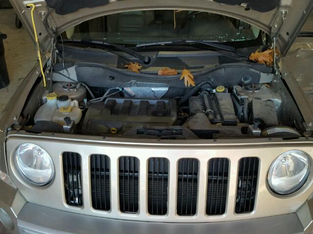 1J4NF4GB7AD623882 - 2010 JEEP PATRIOT LI GOLD photo 7