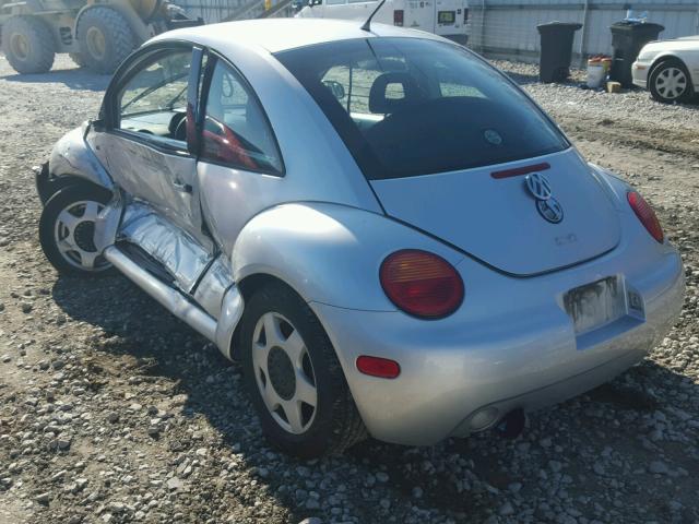 3VWCA21C8XM428983 - 1999 VOLKSWAGEN NEW BEETLE SILVER photo 3