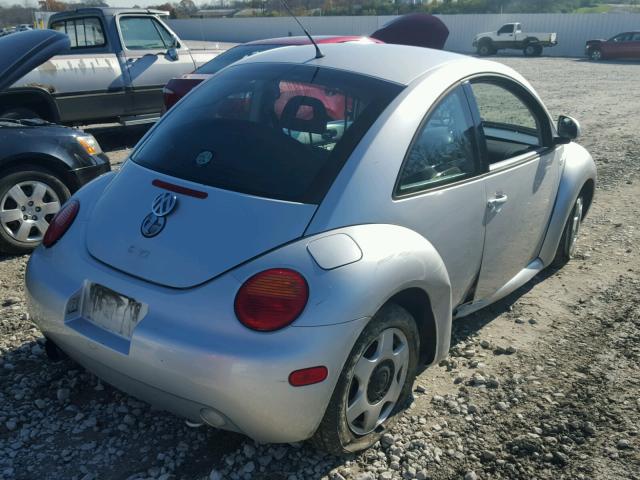 3VWCA21C8XM428983 - 1999 VOLKSWAGEN NEW BEETLE SILVER photo 4