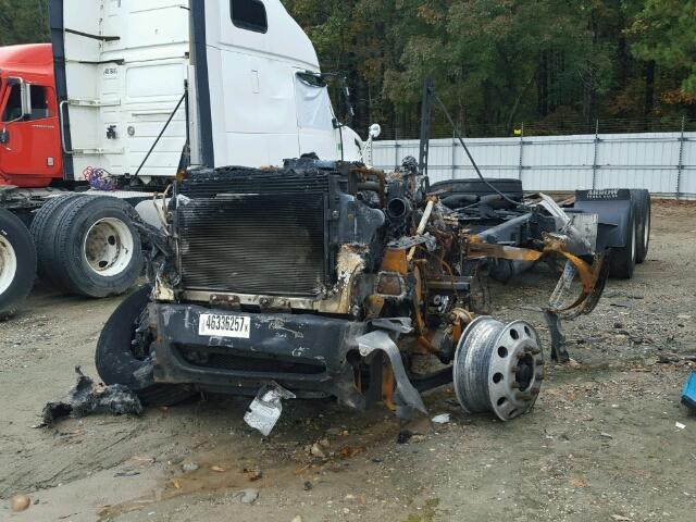 1FUJBBDR2ADAP2908 - 2010 FREIGHTLINER CONVENTION BURN photo 2