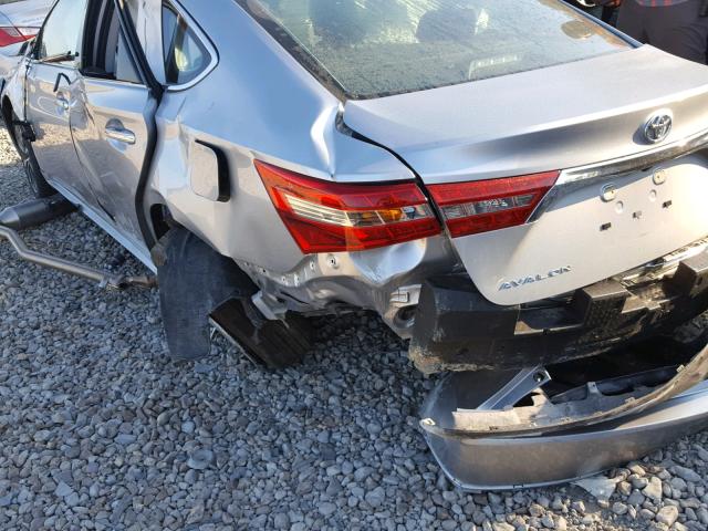 4T1BK1EB8JU285359 - 2018 TOYOTA AVALON XLE SILVER photo 9