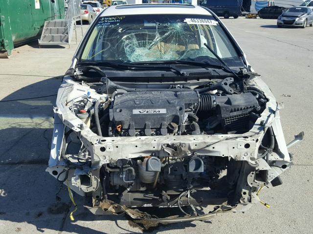 5J6TF1H53BL000331 - 2011 HONDA ACCORD CRO WHITE photo 9