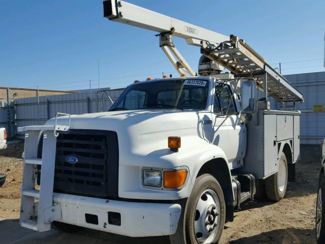 1FDMF70J8SVA68923 - 1995 FORD F700 WHITE photo 2