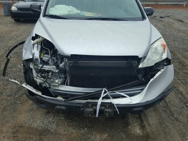 3CZRE38349G702592 - 2009 HONDA CR-V LX SILVER photo 9