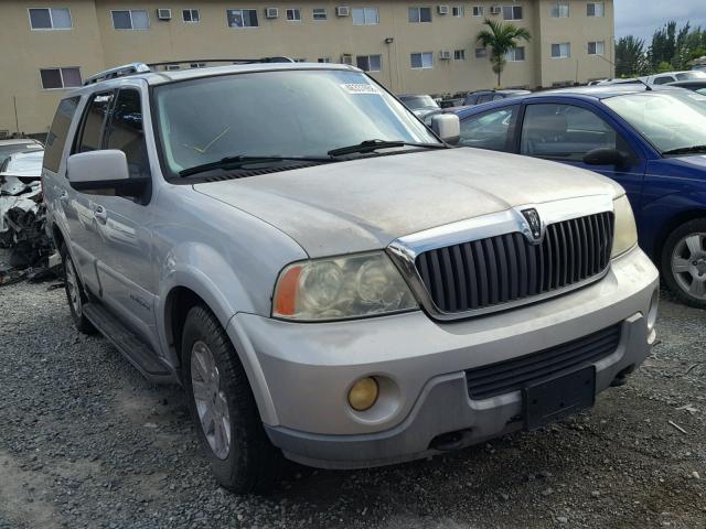 5LMFU27R04LJ20425 - 2004 LINCOLN NAVIGATOR Silber Foto 1