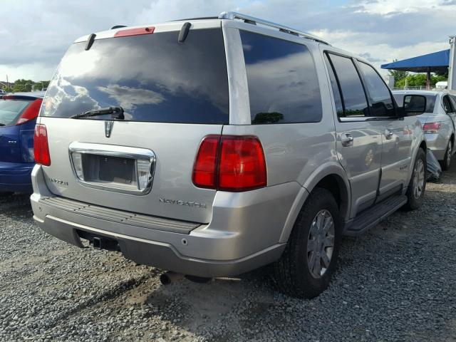 5LMFU27R04LJ20425 - 2004 LINCOLN NAVIGATOR Silber Foto 4