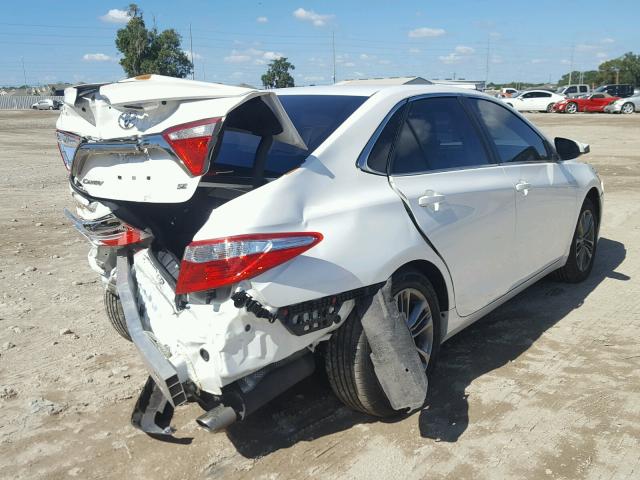 4T1BF1FK7HU294342 - 2017 TOYOTA CAMRY WHITE photo 4