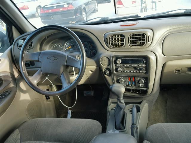 1GNDS13S022435727 - 2002 CHEVROLET TRAILBLAZE TAN photo 9