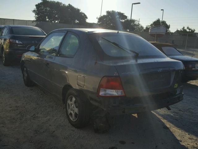 KMHCG35C62U173624 - 2002 HYUNDAI ACCENT GS GRAY photo 3