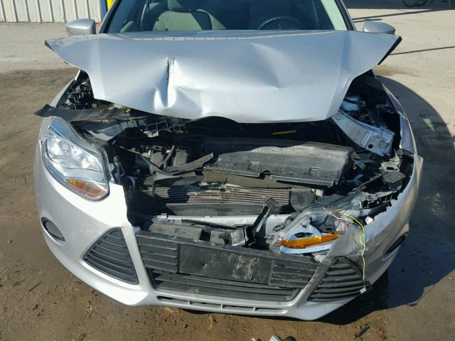 1FADP3F25EL252085 - 2014 FORD FOCUS SILVER photo 9