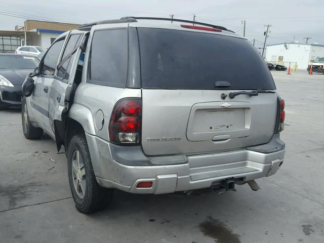 1GNDS13S152209832 - 2005 CHEVROLET TRAILBLAZE SILVER photo 3