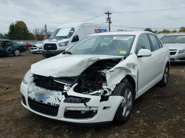 3VWRZ71KX9M136469 - 2009 VOLKSWAGEN JETTA SE WHITE photo 2