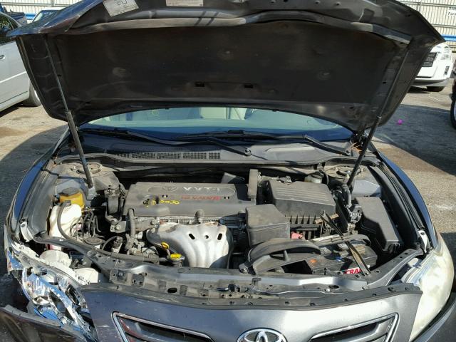 4T1BE46K79U277949 - 2009 TOYOTA CAMRY BASE GRAY photo 7