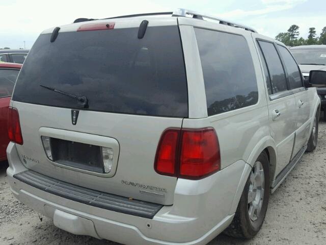 5LMFU27596LJ22867 - 2006 LINCOLN NAVIGATOR Weiß Foto 4