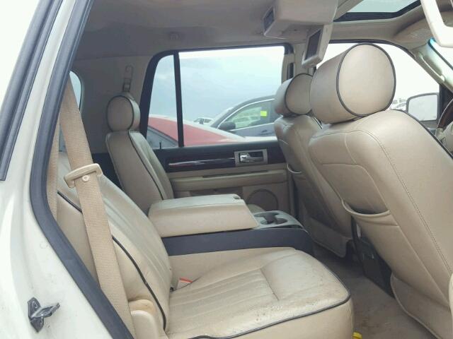 5LMFU27596LJ22867 - 2006 LINCOLN NAVIGATOR Weiß Foto 6