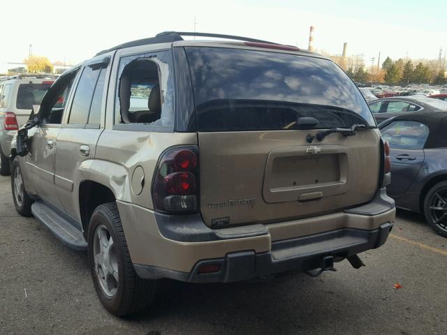 1GNDT13S952354937 - 2005 CHEVROLET TRAILBLAZE BROWN photo 3