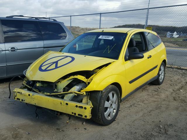 3FAFP31301R116161 - 2001 FORD FOCUS ZX3 YELLOW photo 2