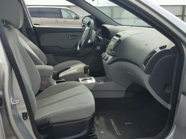 KMHDU46D19U767574 - 2009 HYUNDAI ELANTRA GL SILVER photo 5