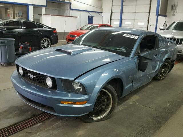 1ZVFT82H655230460 - 2005 FORD MUSTANG GT BLUE photo 2