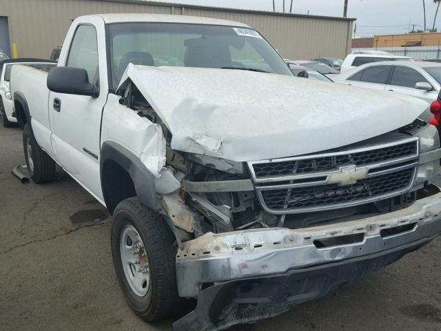 1GCHC24U06E267931 - 2006 CHEVROLET SILVERADO WHITE photo 1