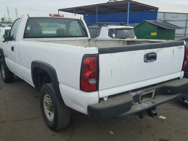 1GCHC24U06E267931 - 2006 CHEVROLET SILVERADO WHITE photo 3