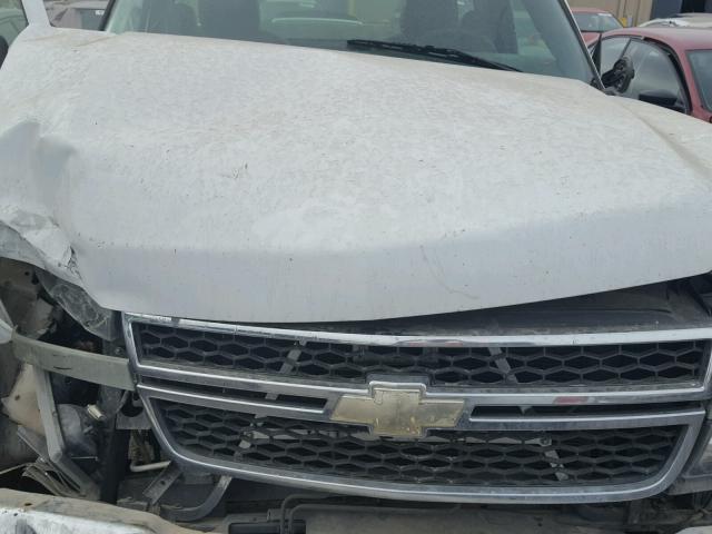 1GCHC24U06E267931 - 2006 CHEVROLET SILVERADO WHITE photo 7