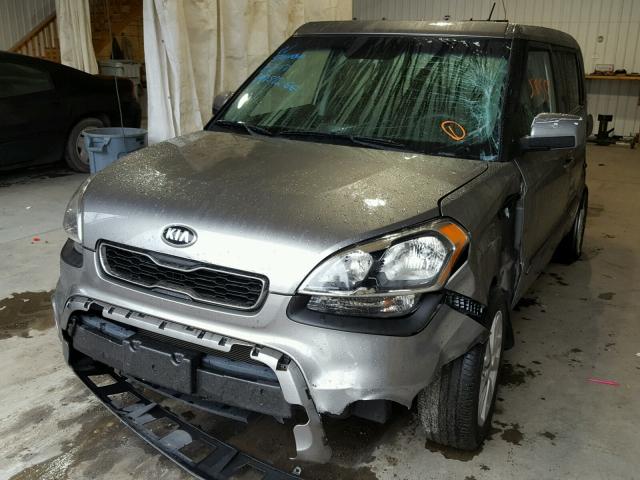 KNDJT2A54D7619201 - 2013 KIA SOUL GRAY photo 2