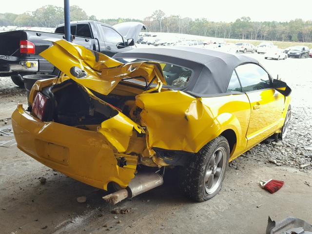 1ZVHT85HX55206019 - 2005 FORD MUSTANG GT YELLOW photo 4