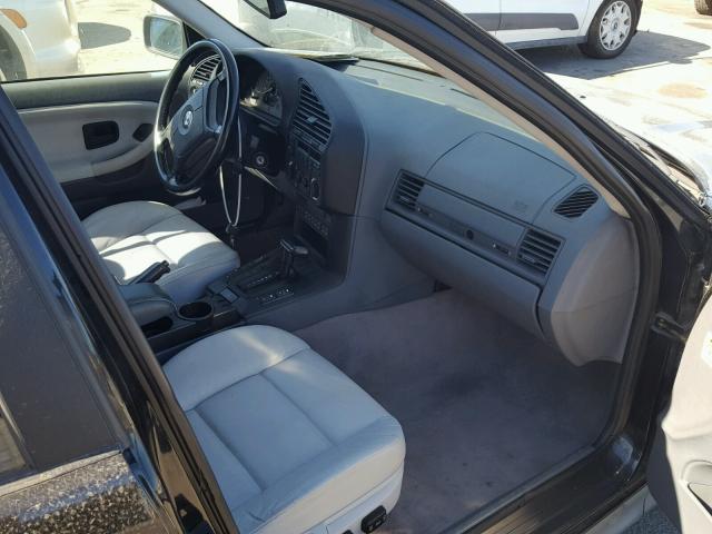 WBACB4321SFM21847 - 1995 BMW 325 I AUTO BLACK photo 5