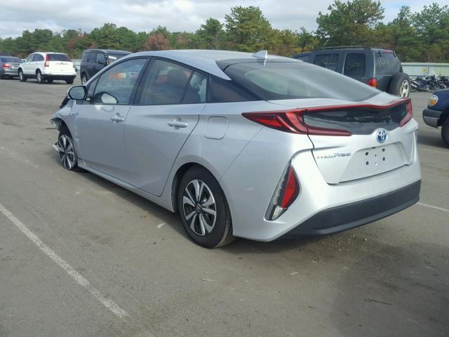 JTDKARFP0H3003540 - 2017 TOYOTA PRIUS PRIM SILVER photo 3