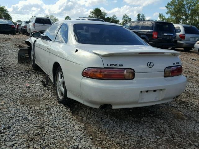 JT8CD32Z7Y1006851 - 2000 LEXUS SC 300 WHITE photo 3