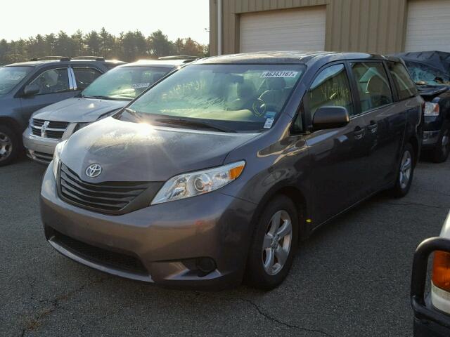 5TDZK3DC6DS307036 - 2013 TOYOTA SIENNA BAS CHARCOAL photo 2