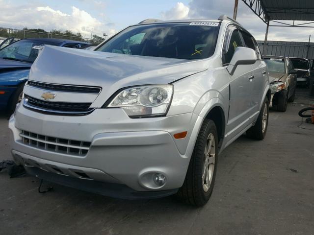 3GNAL3E58CS523305 - 2012 CHEVROLET CAPTIVA SILVER photo 2