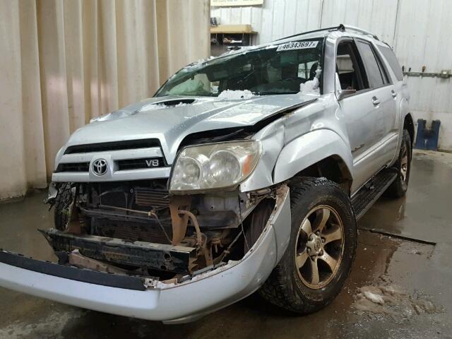 JTEBT14R948017378 - 2004 TOYOTA 4RUNNER SR SILVER photo 2