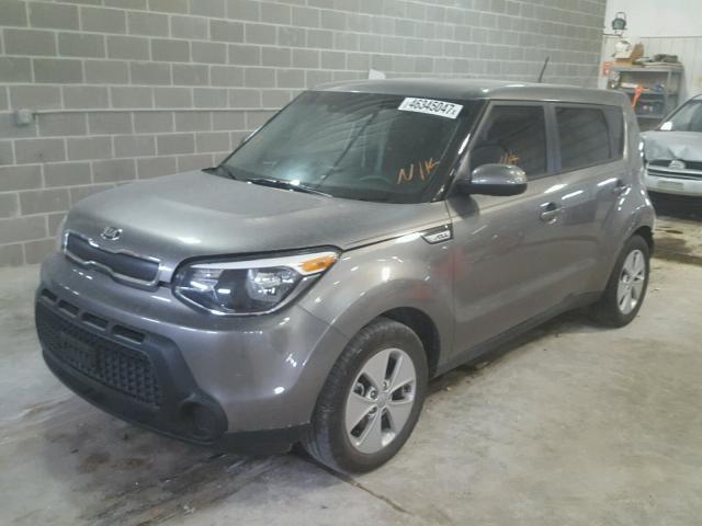 KNDJN2A2XG7396747 - 2016 KIA SOUL SILVER photo 2