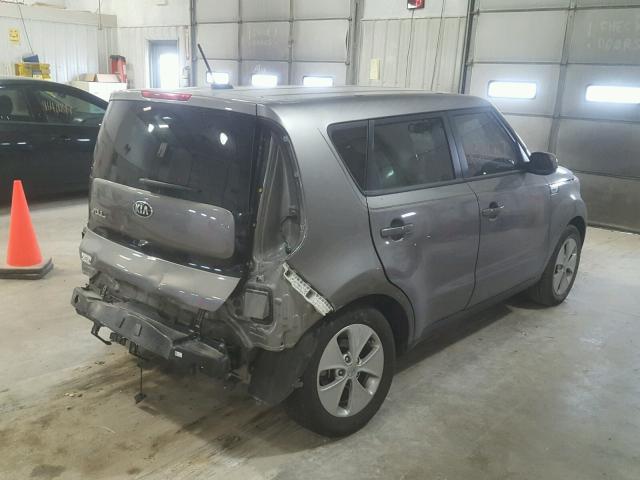 KNDJN2A2XG7396747 - 2016 KIA SOUL SILVER photo 4